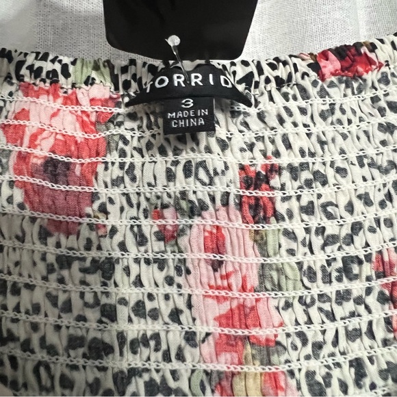 NWT Torrid size 3 - Picture 4 of 5